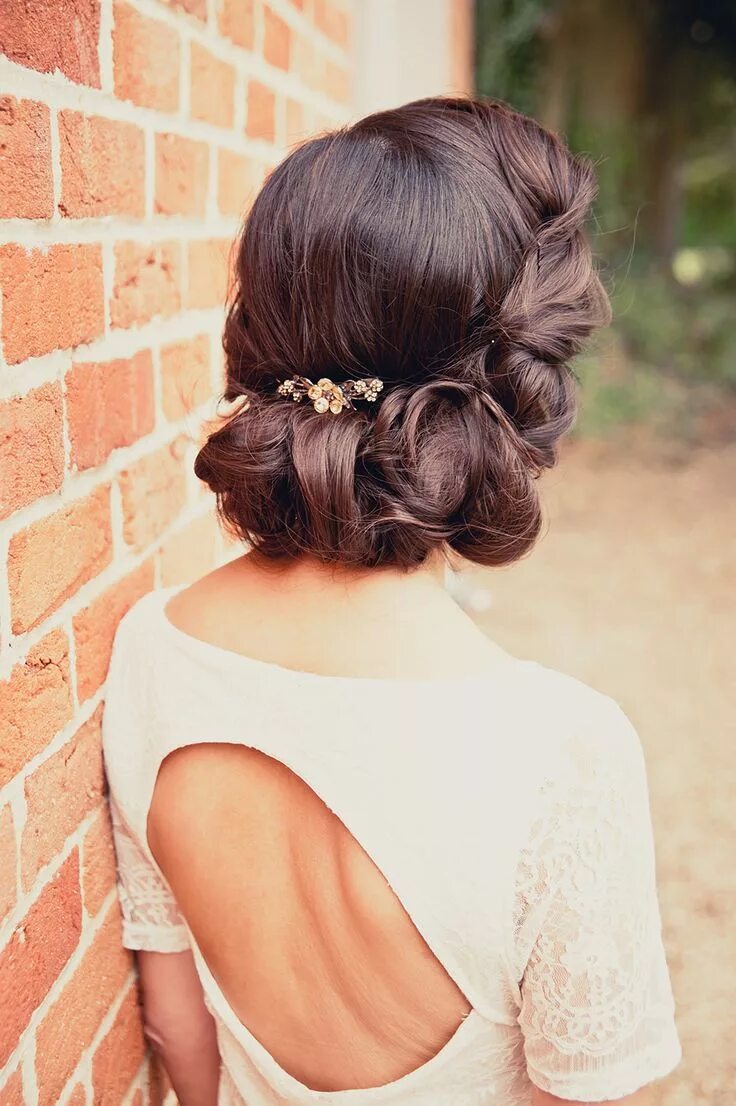Красивые прически сзади фото Vintage Wedding Hair Inspiration for a Timeless, Retro Look Vintage hairstyles, 
