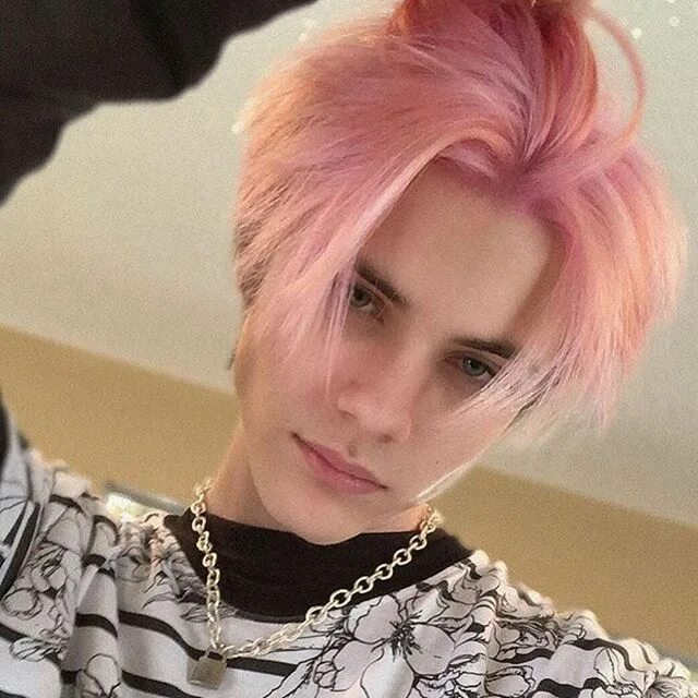 Красивые прически тик ток Follow me #cuteboys #haircolors #haircolor #tumblrboy #softboy #eboy #grunge #al