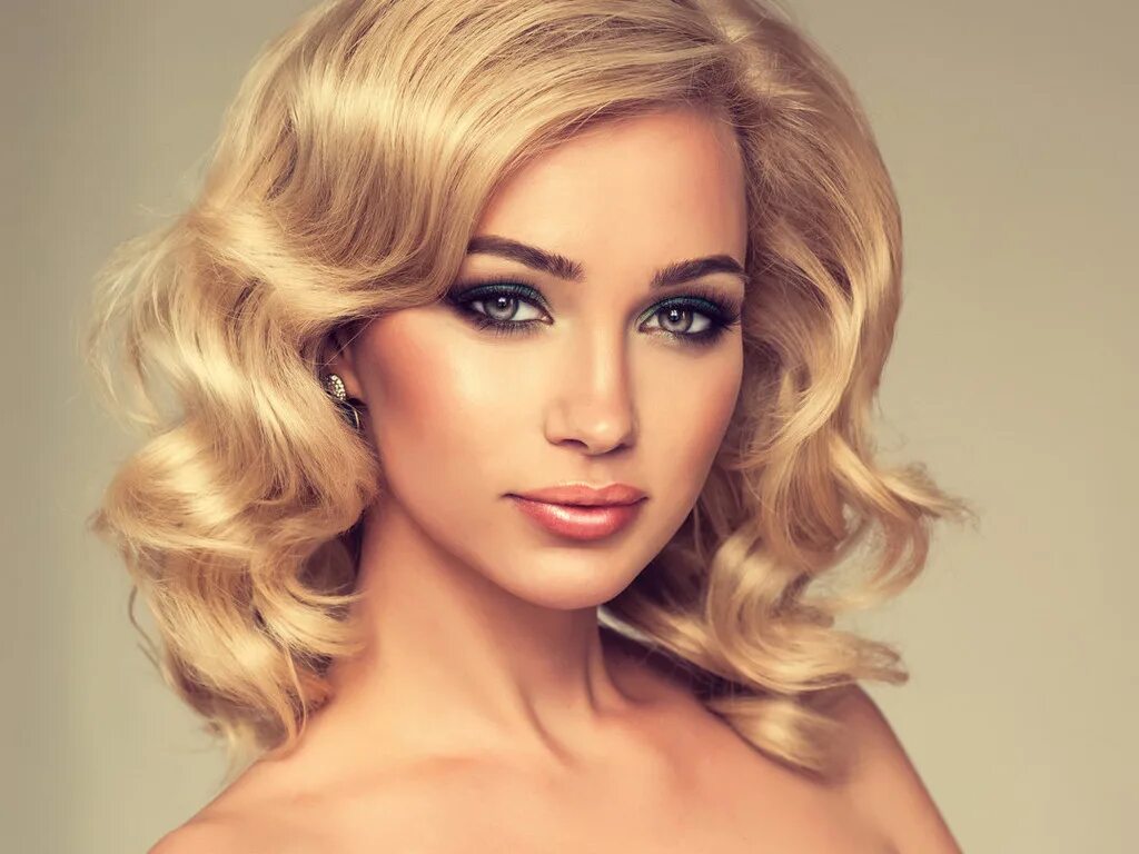 Красивые прически укладки Вечерние причёски 2020 - "Hair-Boutique"