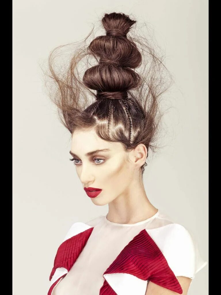 Красивые прически в стиле Editorial hair Frisuren, Trendfrisuren, Einzigartige frisuren