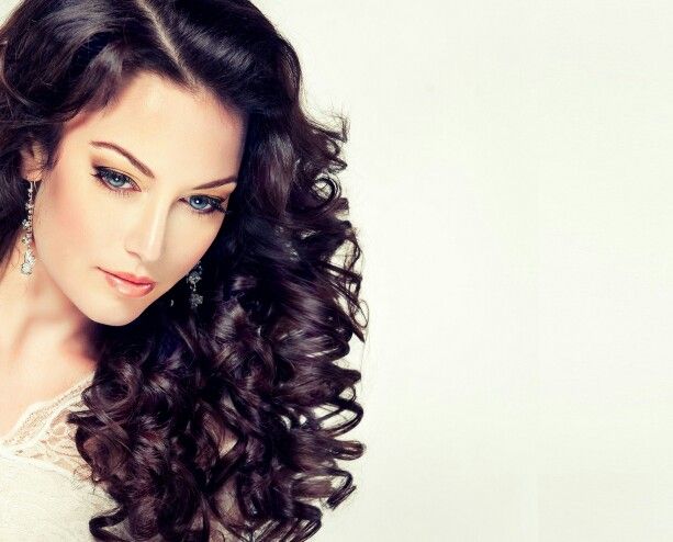 Красивые прически женщины фото Pin by Zarnish on Inspiring photos ● ● ● Colored hair extensions, Face beauty ma