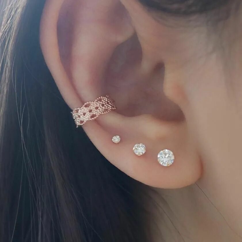Красивые проколы в ушах фото Lace Ear Cuff
