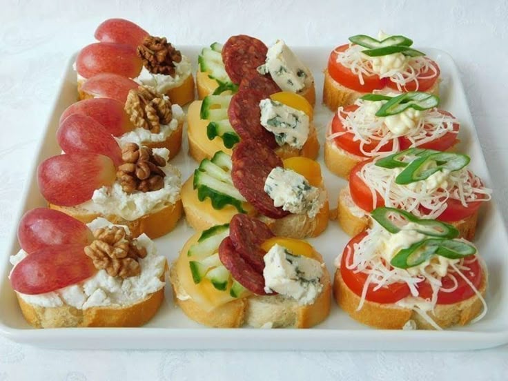 Красивые простые рецепты с фото Pin on aperitive festive Buffet food, Yummy food, Party food appetizers