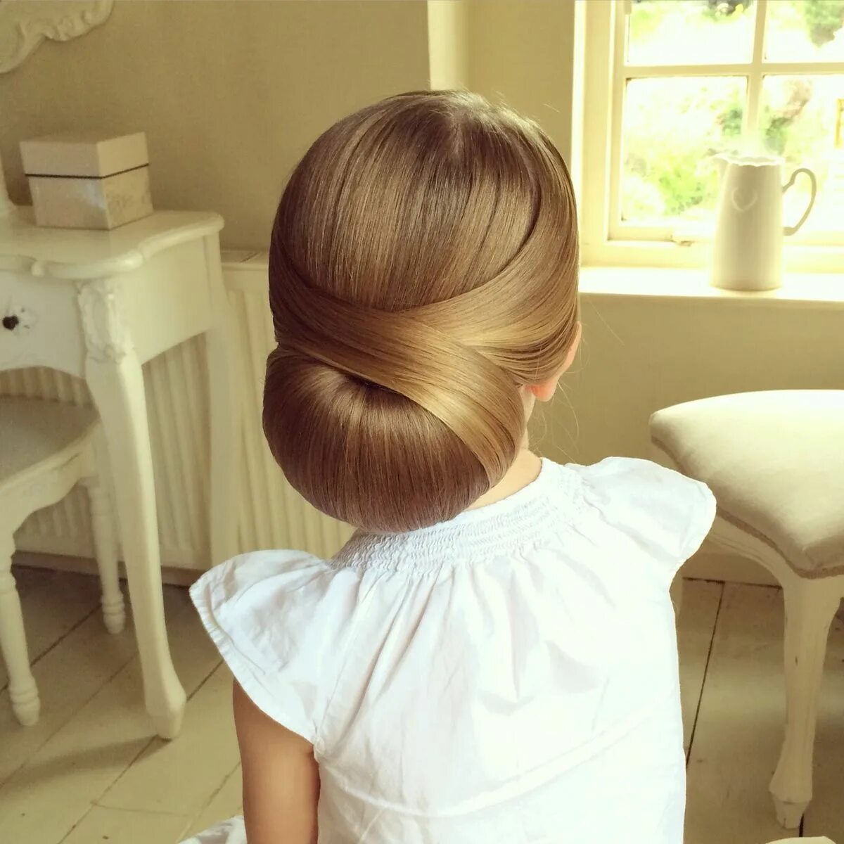 Красивые пучки для девочек прическа peinafos mejores equipos - fashion-style.es Coiffures d'affaires, Coiffure maria