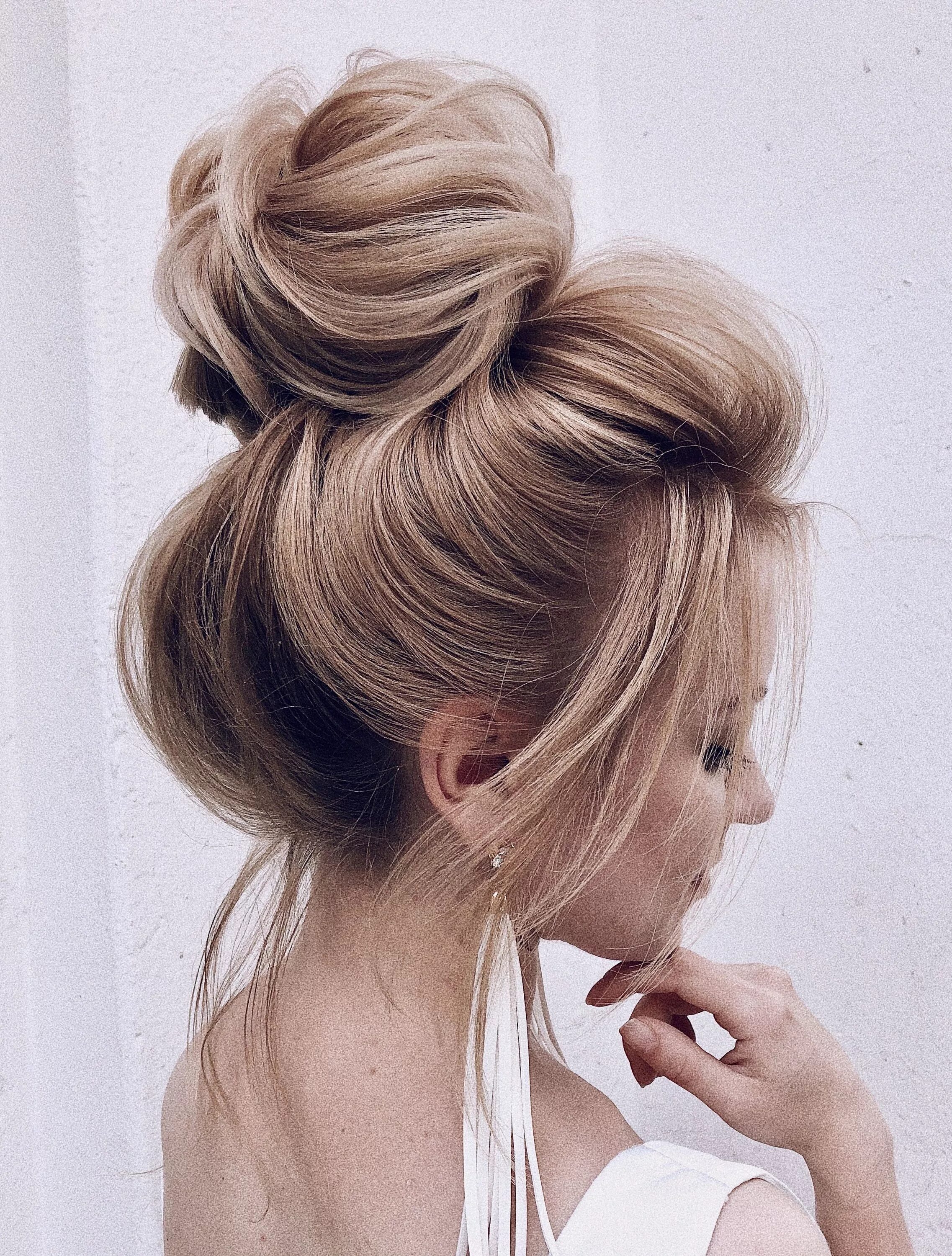 Красивые пучки на средние волосы фото Вечерняя причёска Hair styles, Up hairstyles, Bun hairstyles