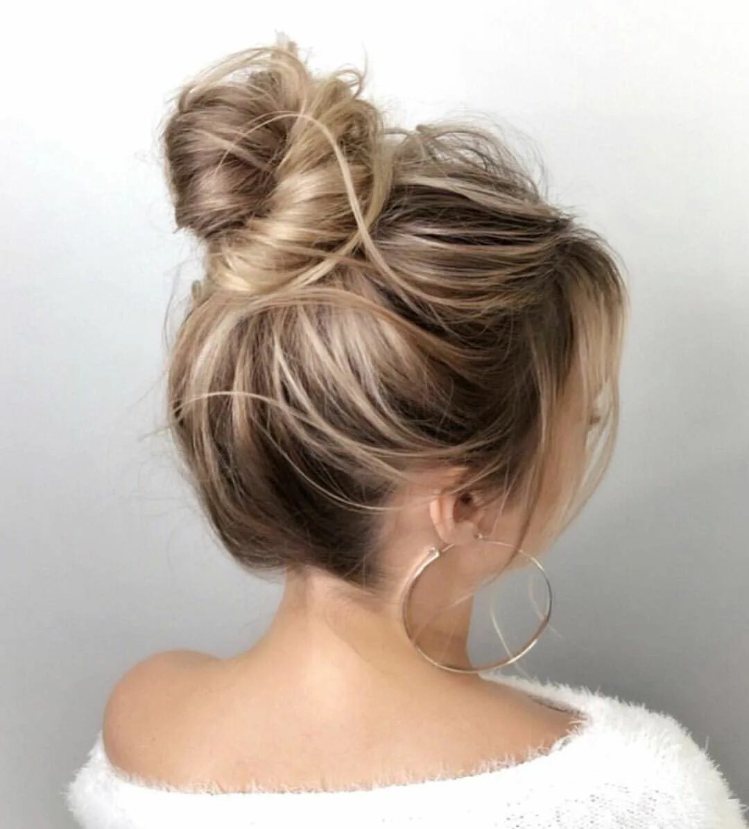 Красивые пучки на средние волосы фото Летние каникулы с нп ЗАВЕРШЁН Trendy hairstyles, Medium length hair styles, Hair