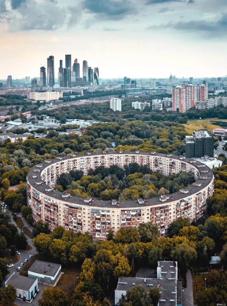Красивые районы москвы фото Многоэтажки: бублики, стаканы и курьи ножки