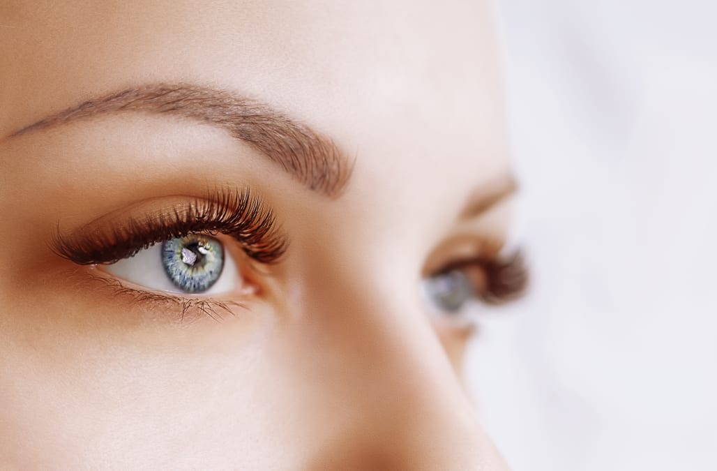 Красивые ресницы фото The lash serum people call 'magical' is currently on sale