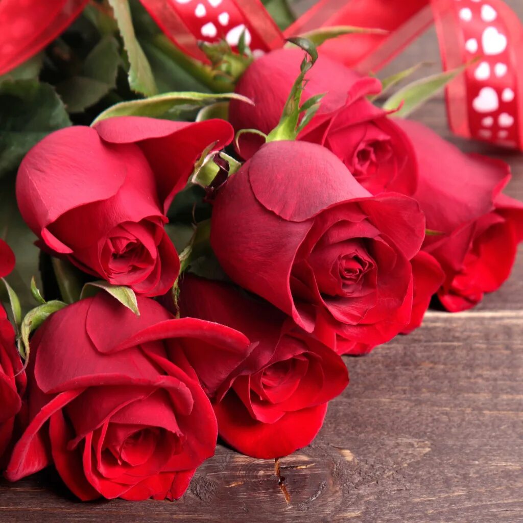 Красивые розы фото с днем рождения Download wallpaper bouquet, red, love, heart, romantic, valentine's day, roses, 