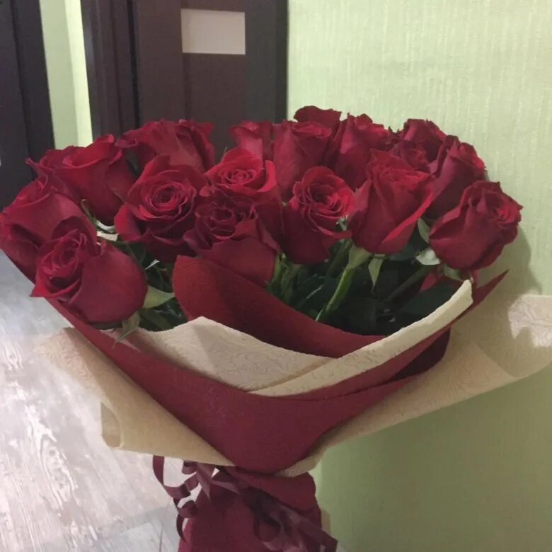 Красивые розы реальные фото Букет из бордовых роз - купить в Москве, цена 80 руб., продано 24 марта 2018 - О