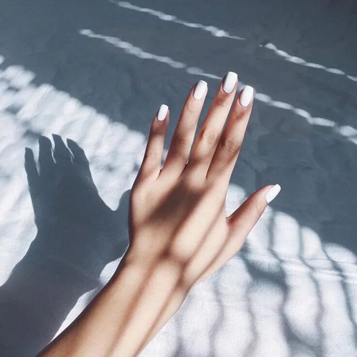 Красивые руки девушки фото sleepless Sky nails, Fun nails, White nails