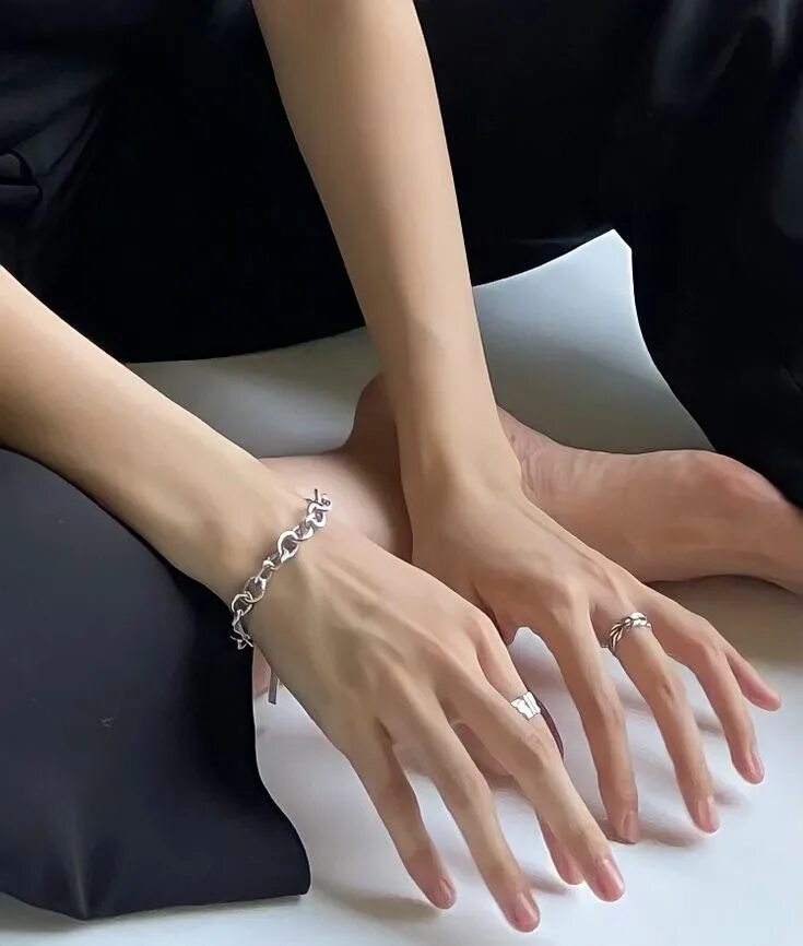 Красивые руки в домашних условиях фото Pin on HOPEWORLD. Pretty hands, Hand photography, Hand pictures