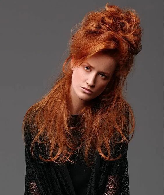 Красивые рыжие волосы прически coiffure rousse avec attache Christine Margossian Long red hair, Hair styles, Lo
