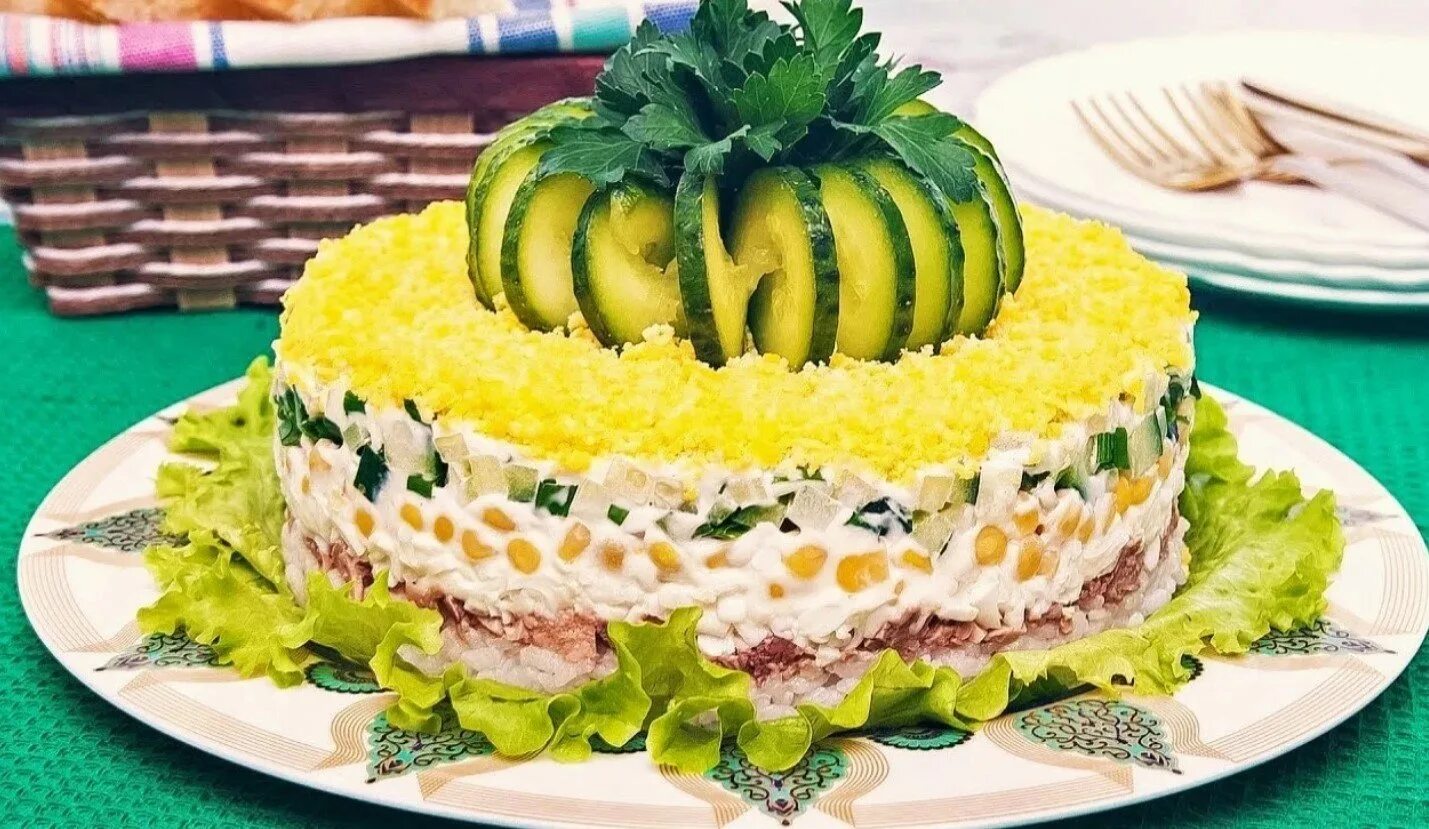 Красивые салаты на праздничный стол фото Salad "solemn" 2023 Блюда, рецепты, кулинария VK