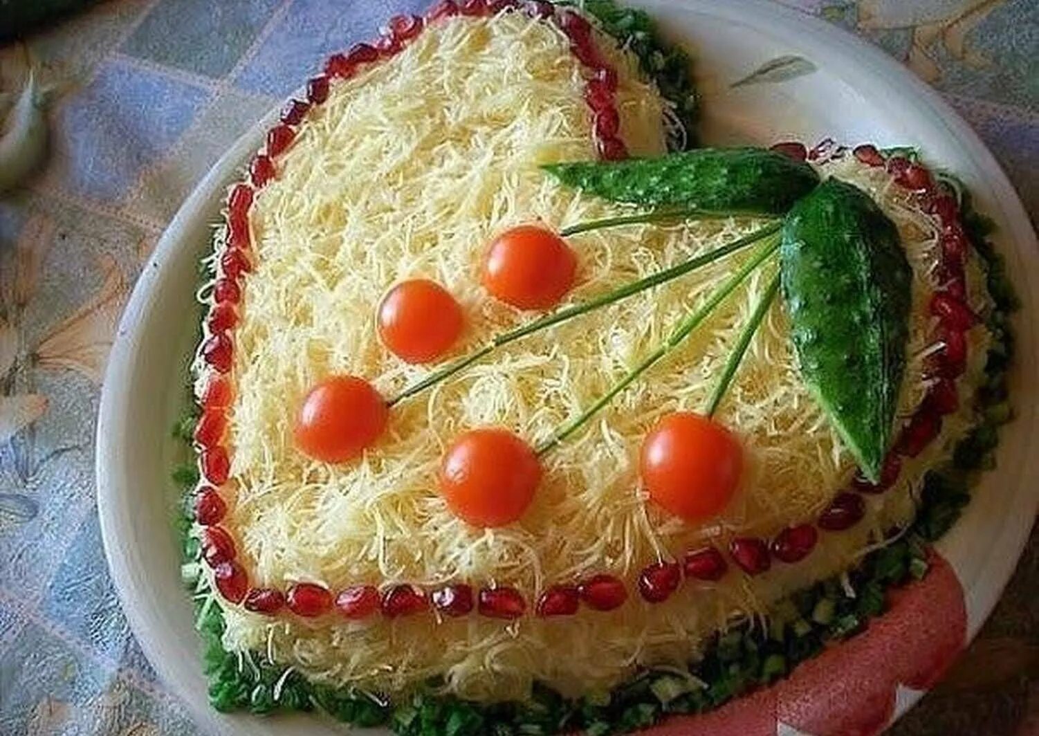 Красивые салаты на праздничный стол фото Салаты на новогодний стол простые и вкусные