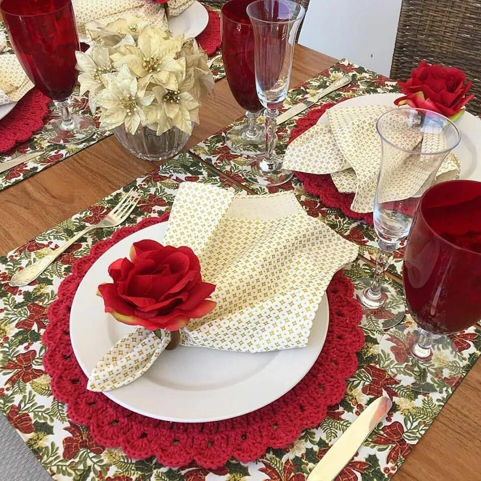 Красивые салфетки на стол праздничный фото Decoração de casa crochê, Mesas decoradas para jantar, Decoração jantar romantic