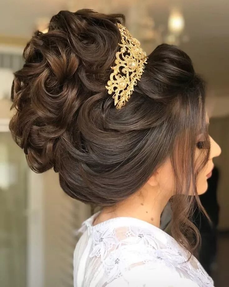 Красивые шикарные прически Afbeelding kan het volgende bevatten: een of meer mensen en close-up Long hair s