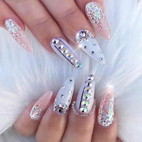 Красивые шикарный дизайн ногтей 28 Latest Shimmer Nails Designs Rhinestone nails, Nail art rhinestones, Luxury n