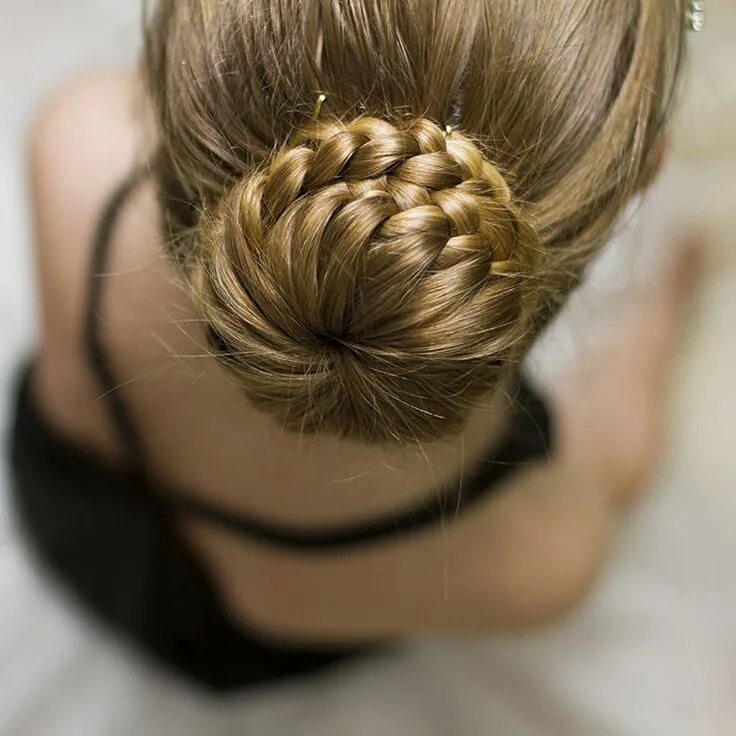 Красивые шишки прическа 9 Solutions For Dry, Brittle Hair Brittle hair, Beauty solution, Hairstyle