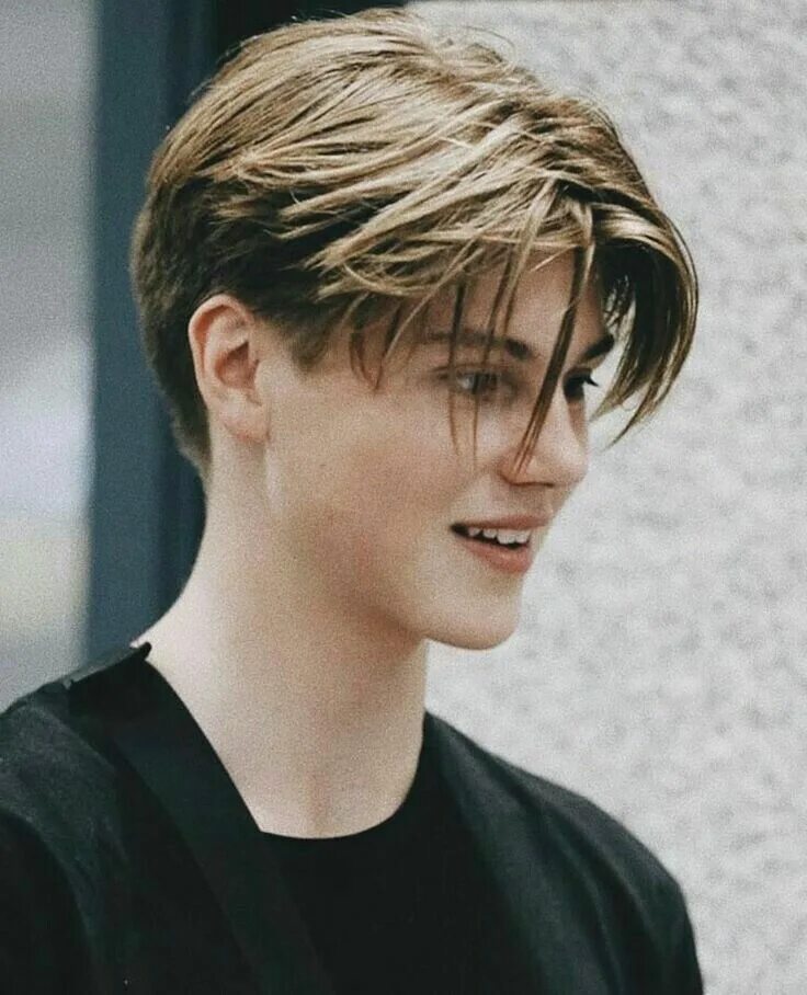 Красивые шторы прическа парню hairstyle panosundaki Pin Erkek saç stilleri, Erkek saç modelleri, Erkek saç kes