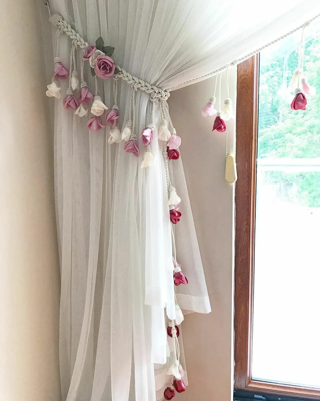 Красивые шторы своими руками фото Perde Aksesuar on Instagram Curtain decor, Curtains living room, Curtain designs