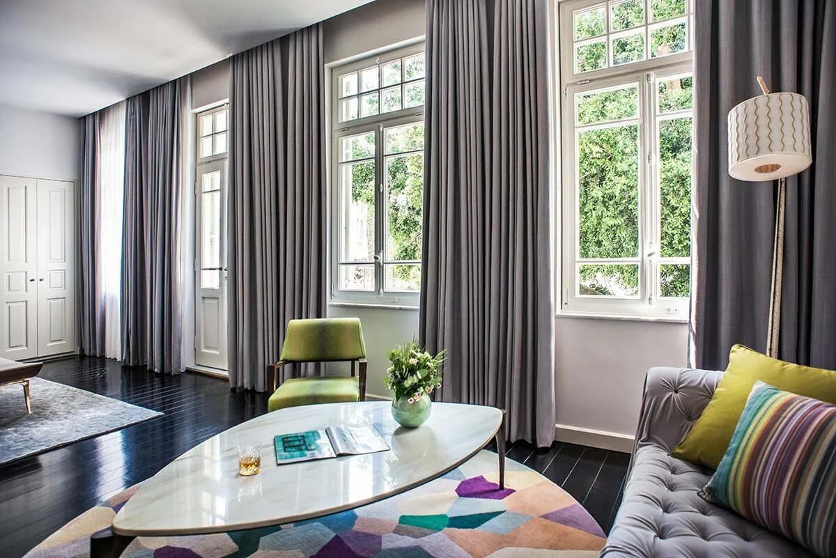 Красивые шторы в интерьере гостиной 5 Star Hotel in Tel Aviv - Pictures & Video - The Norman Tel Aviv Home decor, Ho