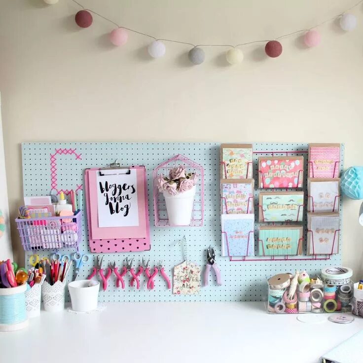 Красивые штучки для оформления @claireabellemakes on Instagram: "Working hard in the studio today. Fueled by St