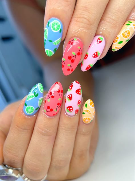 Красивые сочные маникюр 10 популярных идей на тему "fruity nails" для вдохновения