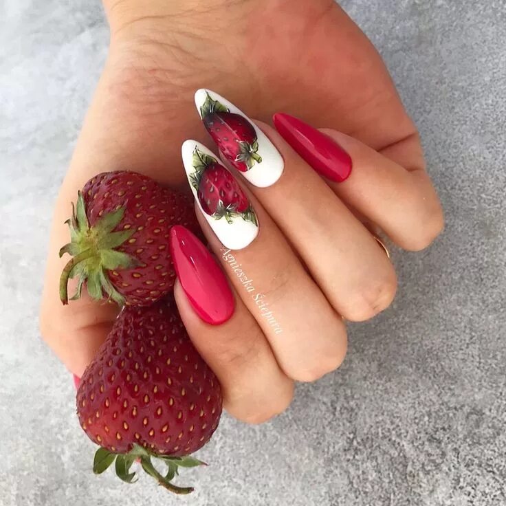 Красивые сочные маникюр My strawberry claws, step by step, how to paint a strawberry can be found in ...