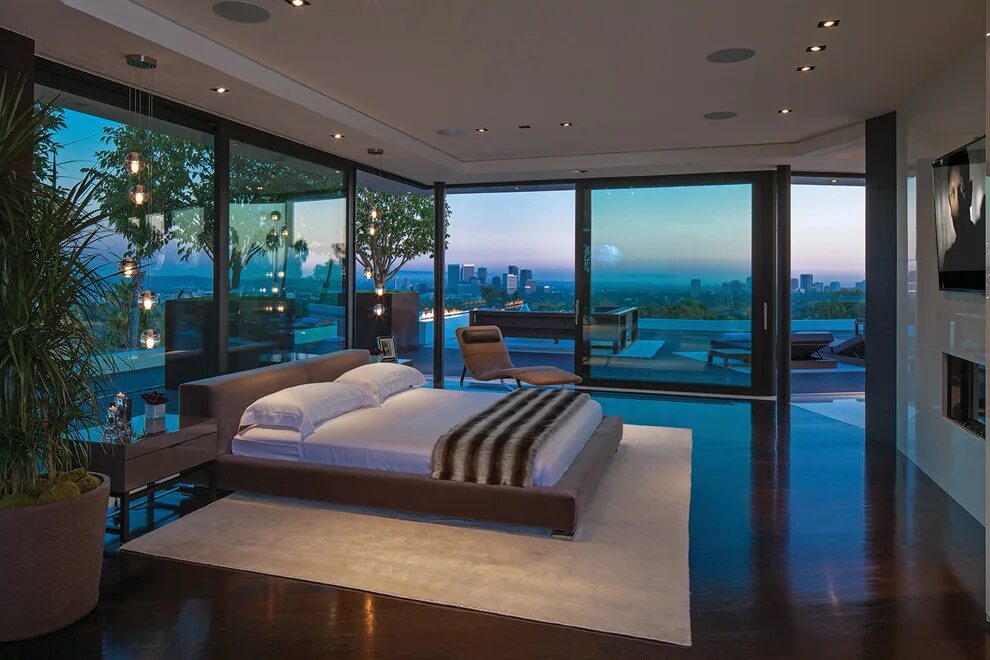 Красивые современные комнаты фото Laurel Way Beverly Hills luxury home modern glass wall primary bedroom - Совреме