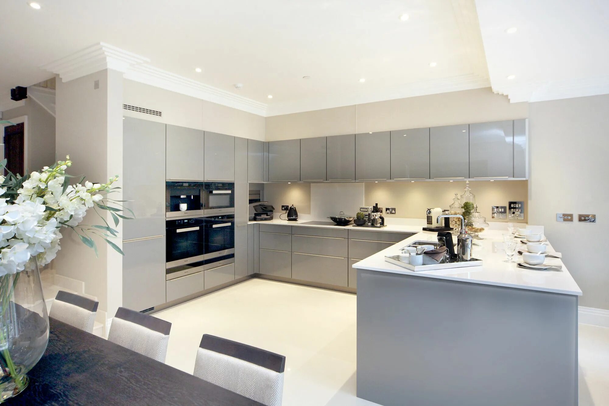 Красивые современные кухни в интерьере фото Kitchen Interior design kitchen, Luxury kitchens, Home decor kitchen