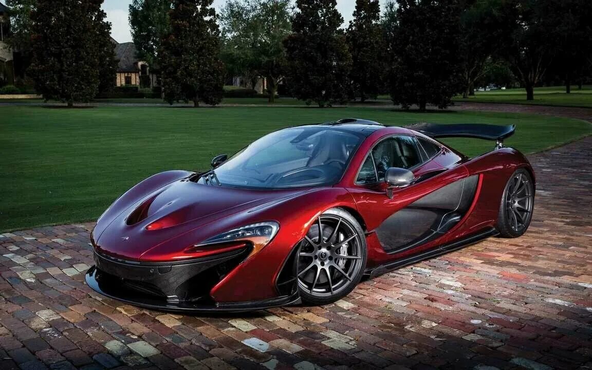 Красивые спортивные машины фото Картина на холсте 60x60 LinxOne "Mclaren, p1, красный, спорткар" интерьер для до