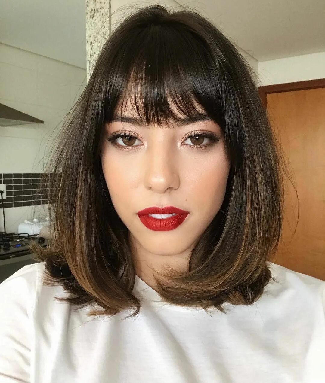 Красивые средние стрижки с челкой Pin on Hairdo Bob hairstyles, Short hair styles, Bobs haircuts