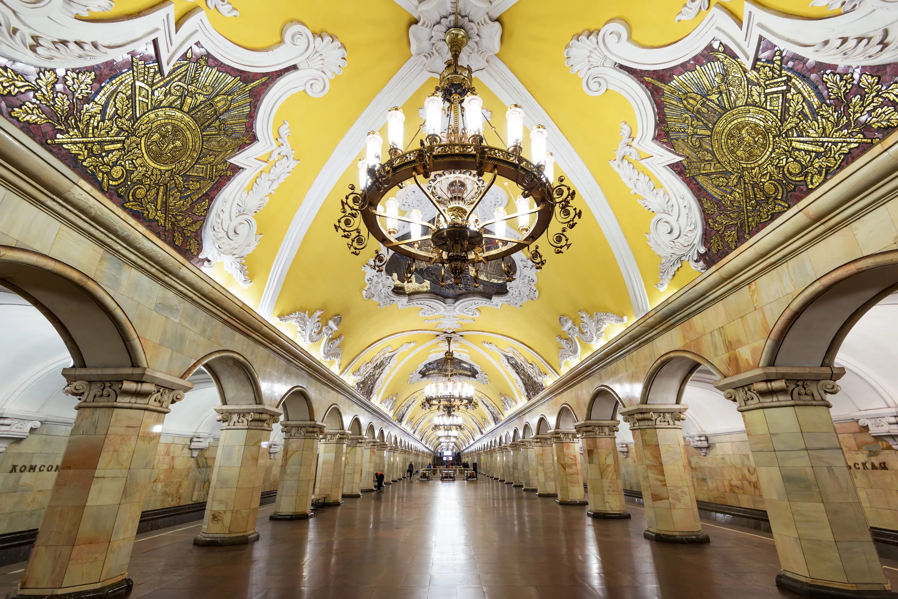 Красивые станции метро москва фото Moscow - Metro, Arbat St and Christ the Savior Guided Tour Tsar Visit Visit Russ