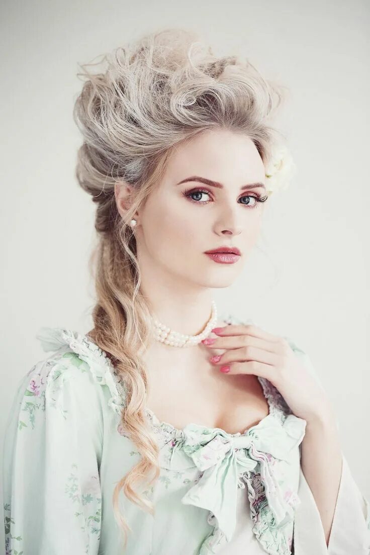 Красивые старые прически Pin by Sarah Misheff on Eighteenth Century Women Marie antoinette hairstyle, Roc