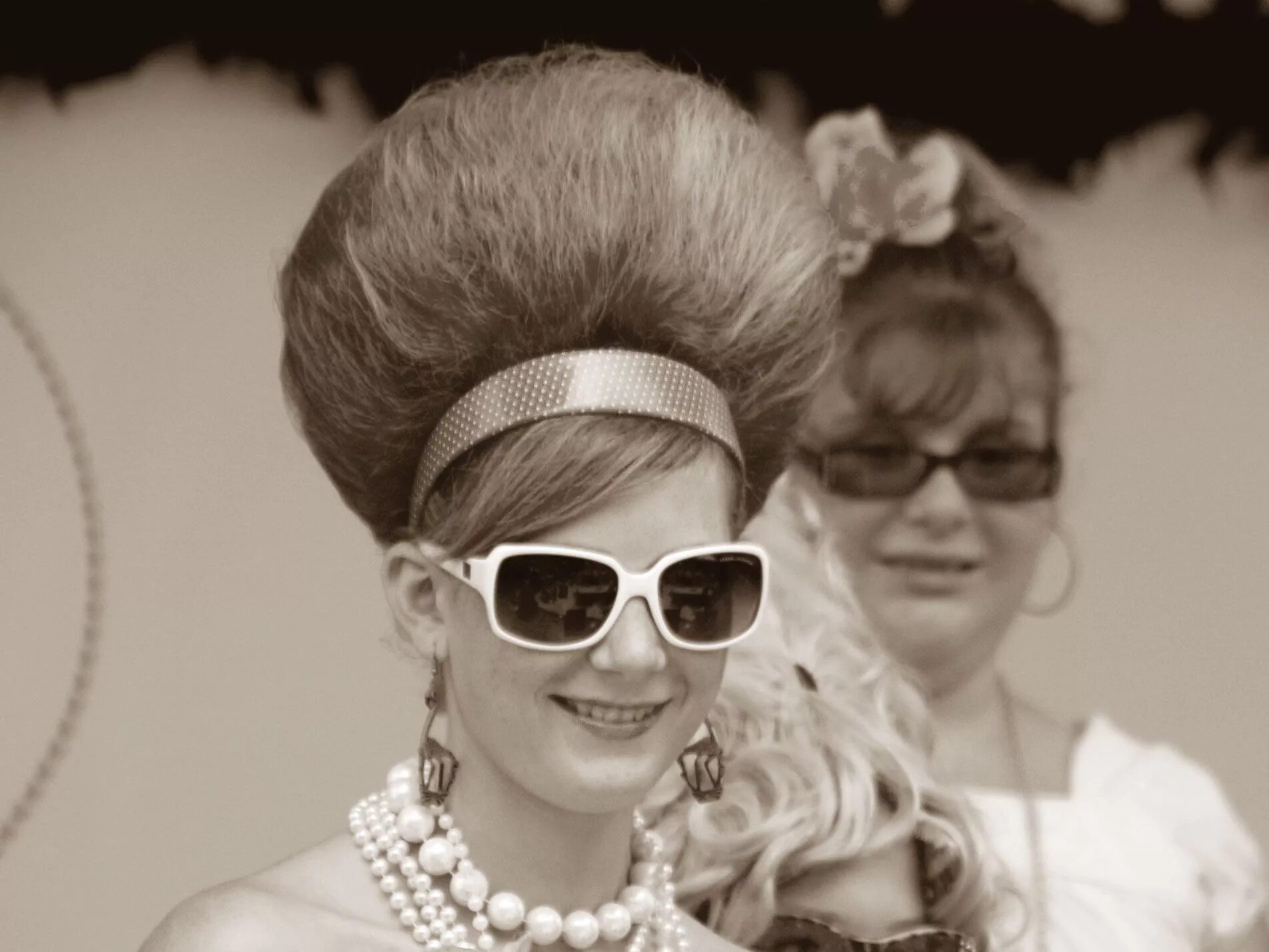 Красивые старые прически Honfest- Revival of the Beehive Womens hairstyles, Vintage hairstyles, Hair styl