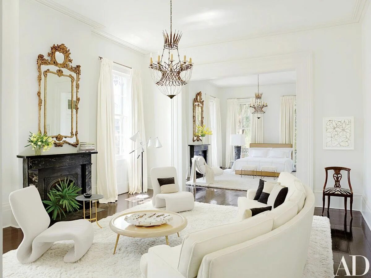 Красивые стили интерьера A Historic Greek Revival Residence in New Orleans Is Refreshed to Embody a Sleek