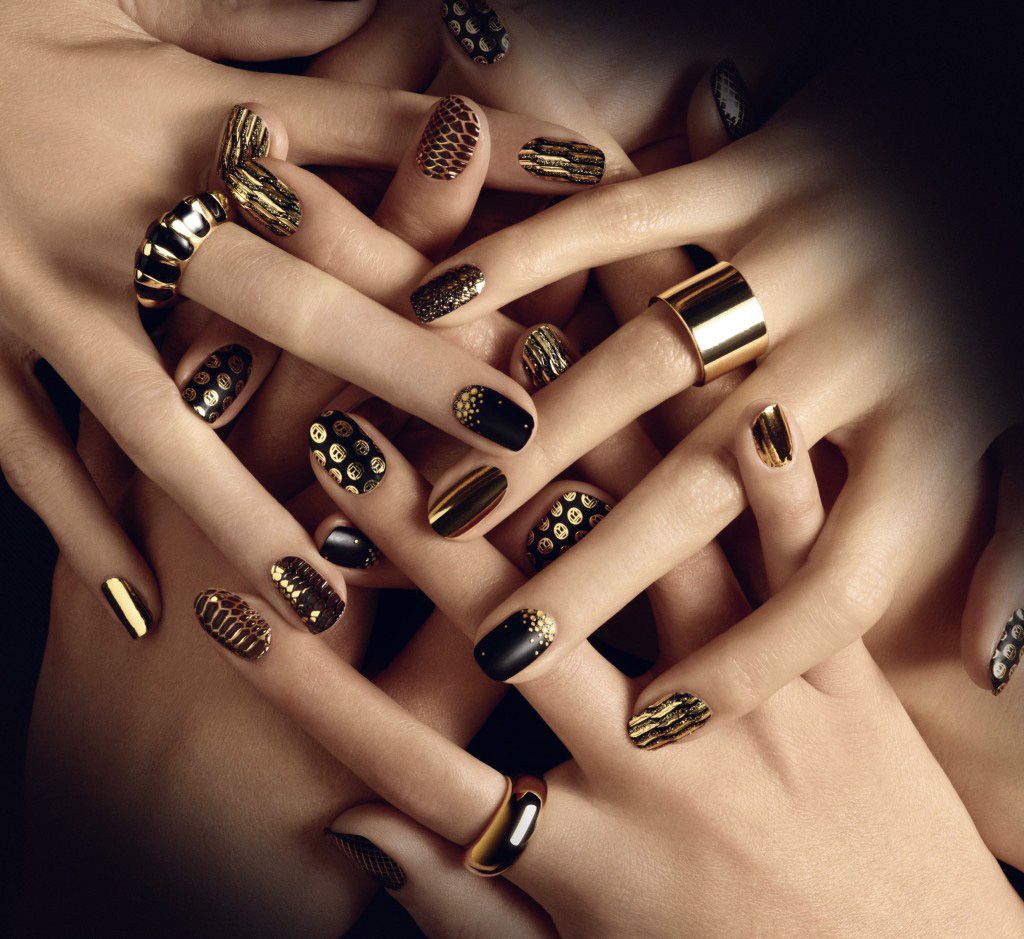 Красивые стили маникюра F is for Festive Nails: A One-Minute Mani Change-Up + Sequin Nail Polish + Sneak