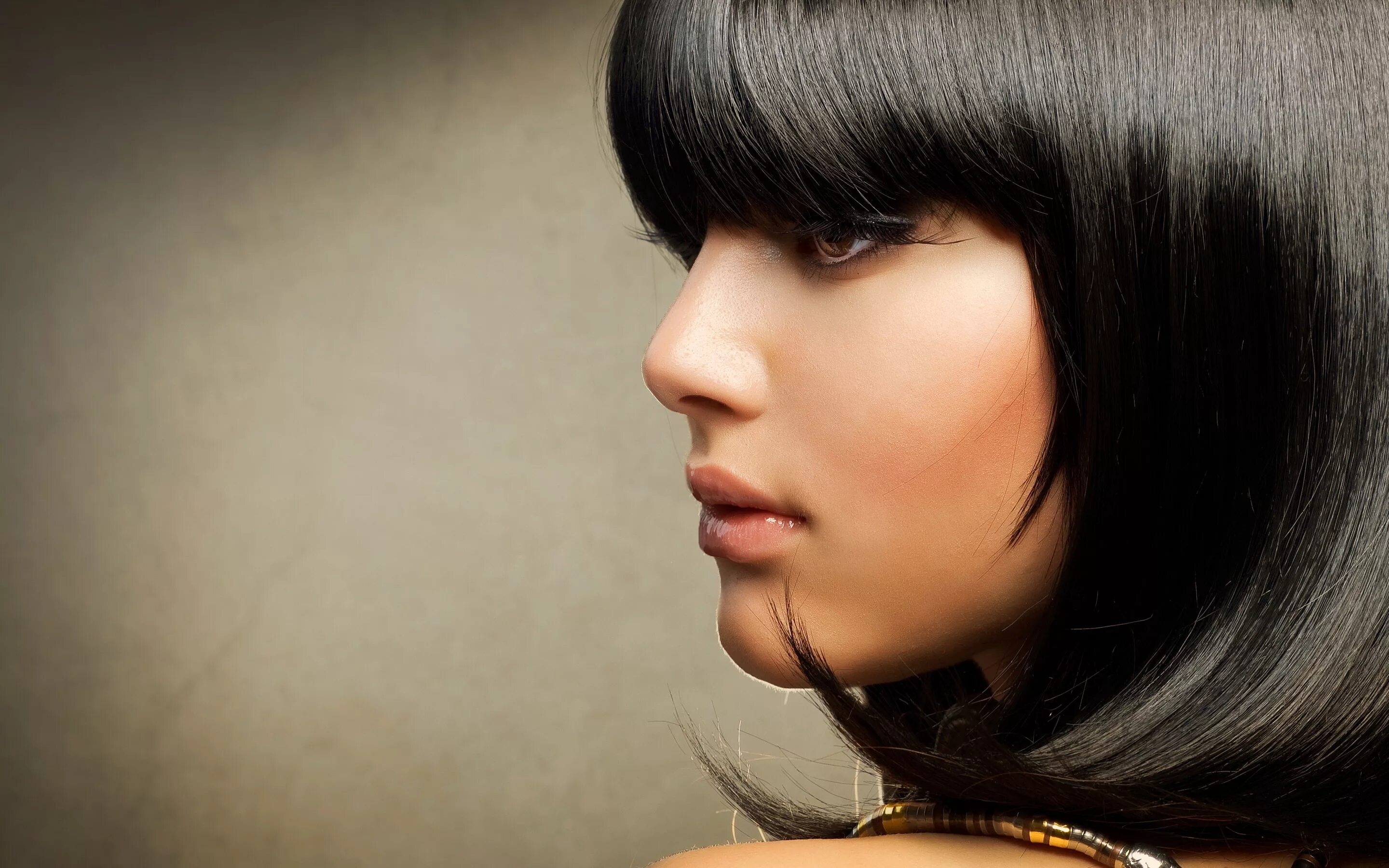 Красивые стрижки девушек фото Wallpaper : face, women, model, simple background, looking away, long hair, brun