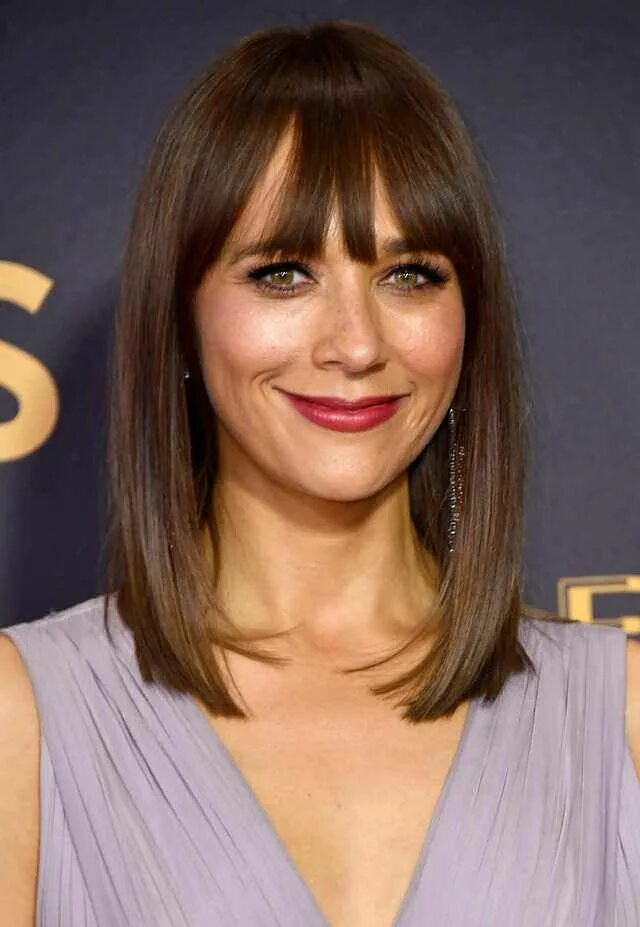 Красивые стрижки до плеч с челкой Rashida Jones - Imgur Bob hairstyles, Brown bob hair, Hair styles
