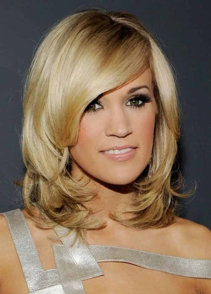 Красивые стрижки фото на средние Medium Hairstyles With Layers And Side Bangs Capelli, Tagli di capelli, Capelli 