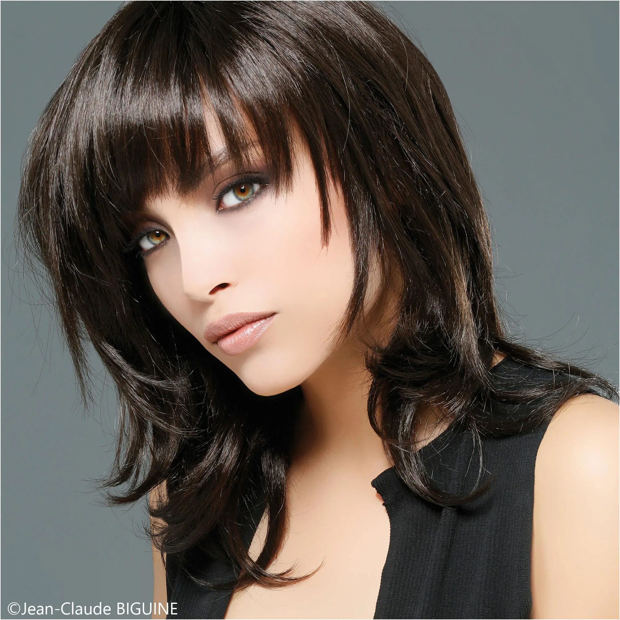 Красивые стрижки фото на средние 15 Coiffure Femme Mi Longue 2019 Traitement Coiffure femme mi long, Coiffure mi 