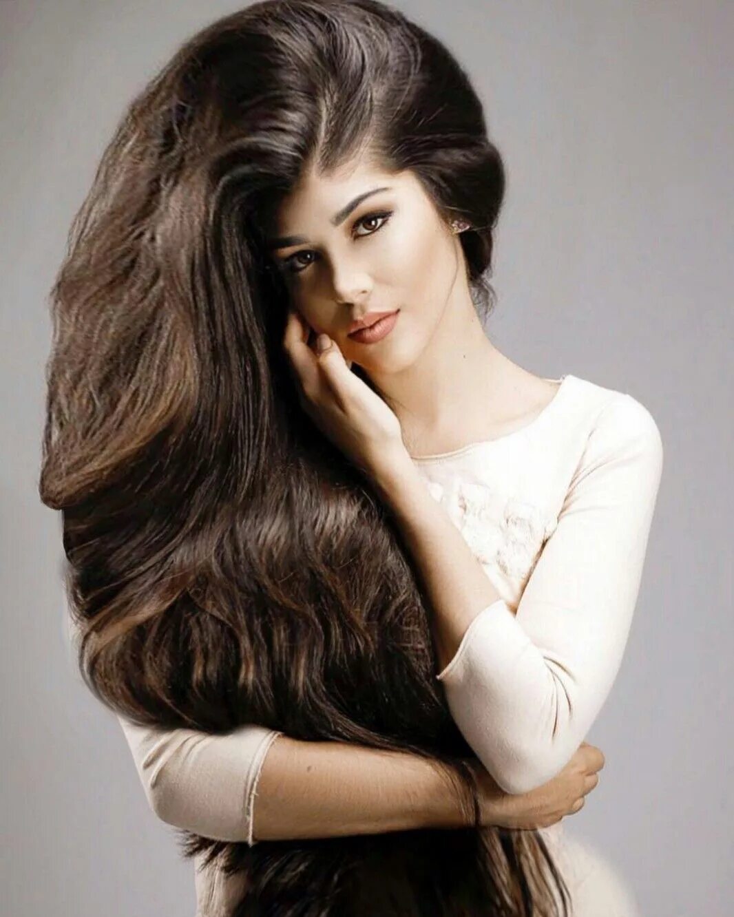 Красивые стрижки на длинные густые волосы Pin on cabello largo