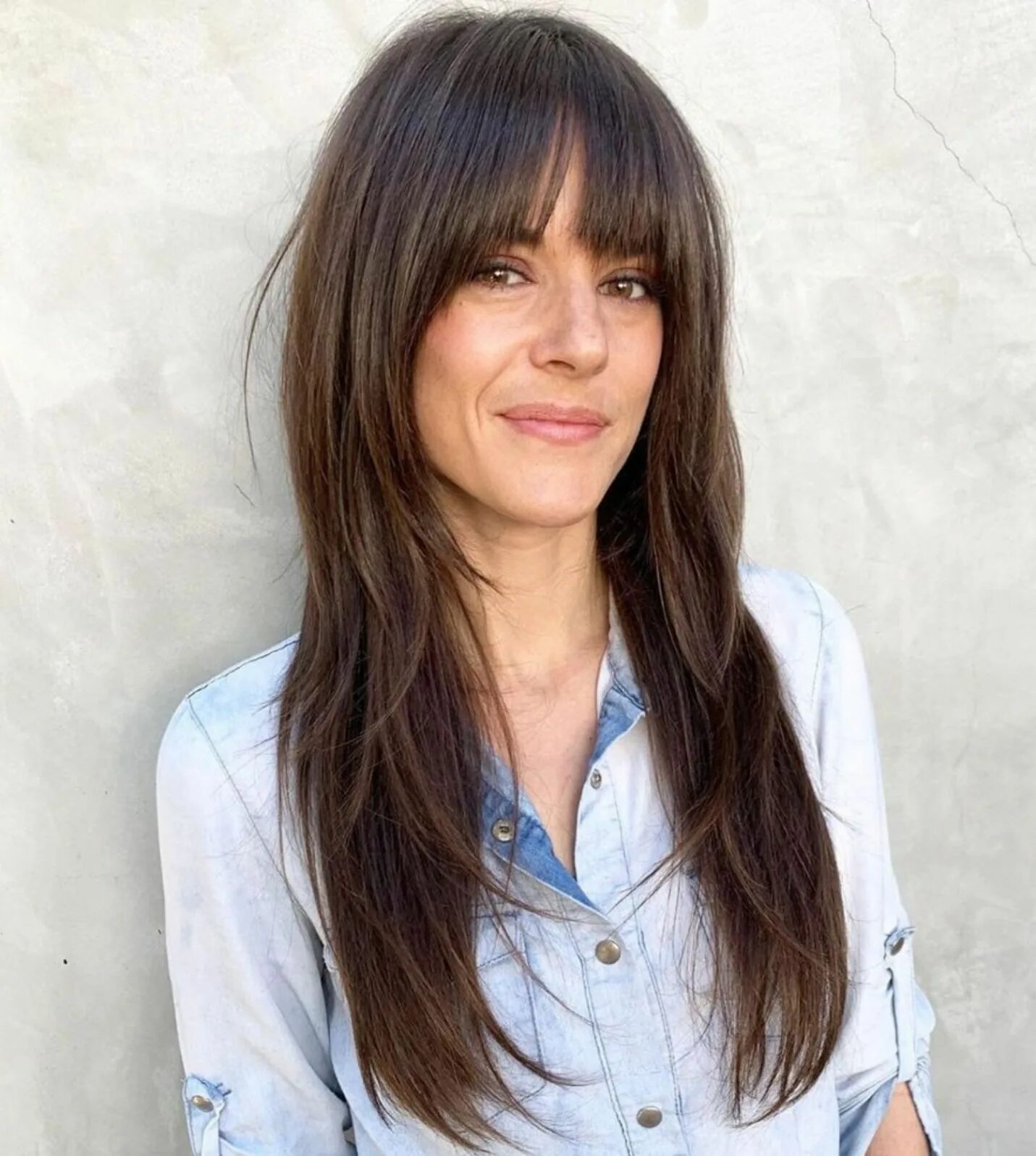 Красивые стрижки на длинные волосы с челкой 50 Cute and Effortless Long Layered Haircuts with Bangs Layered hair with bangs,