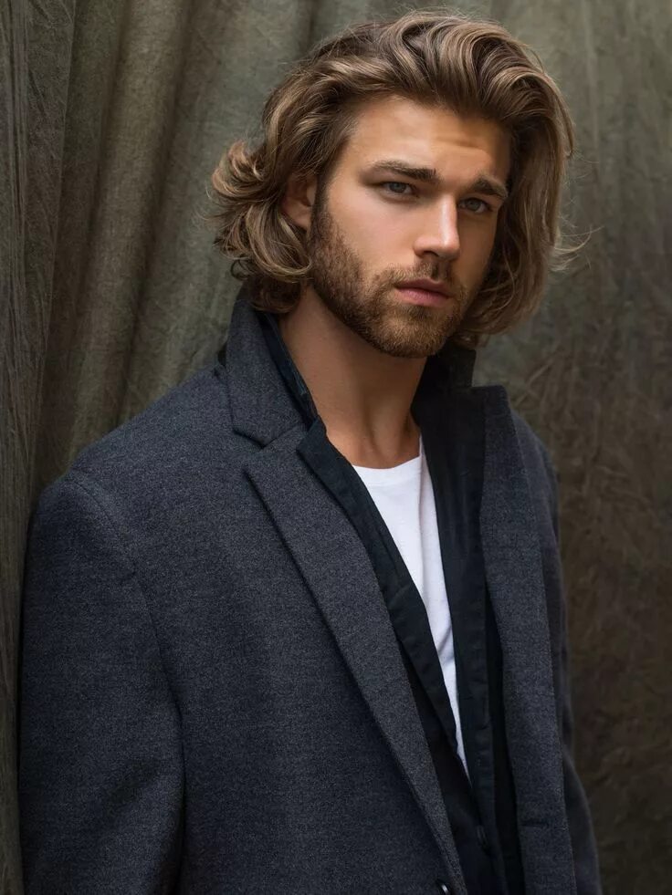 Красивые стрижки на средние волосы для мужчин See the latest #hairstyles on our tumblr! It's awsome. Long hair styles men, Men