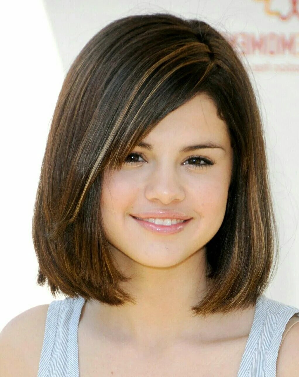 Красивые стрижки на средние волосы для подростков Pin by Hadis on Selena Gomez Cute hairstyles for short hair, Pixie haircut, Shor