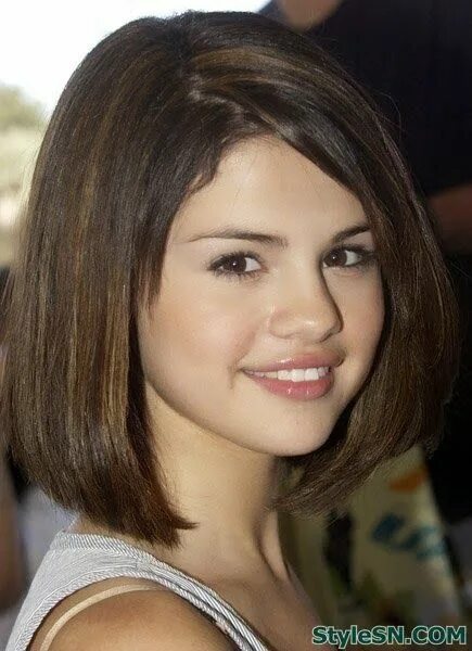 Красивые стрижки на средние волосы для подростков medium to short hair selena gomez Short straight hair, Short hair styles 2014, H