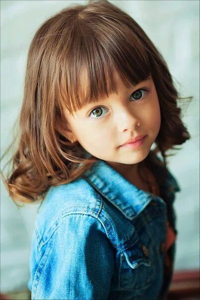Красивые стрижки с челкой для девочек 36 idées de Petite fille en 2021 petite fille, beaux enfants, coupes enfants