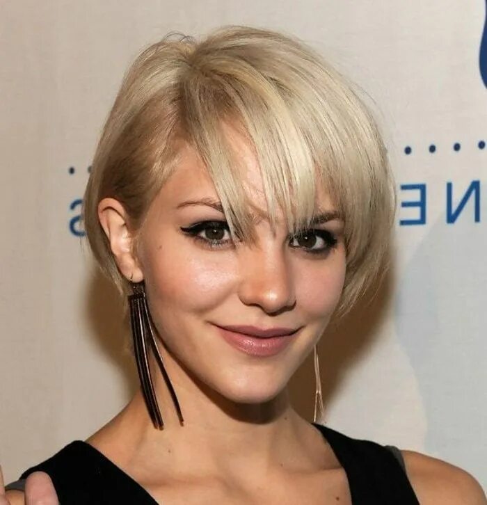 Красивые стрижки с челкой на тонкие волосы ▷ 1001 + idées uniques comment porter votre carré court Short hairstyles for thi