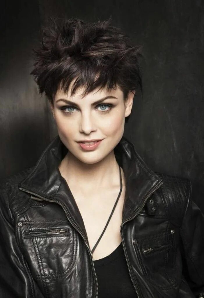 Красивые стрижки с короткой челкой фото Top 10 Hottest Hairstyles for Women Cortes de pelo, Estilo de pelo corto, Cortes